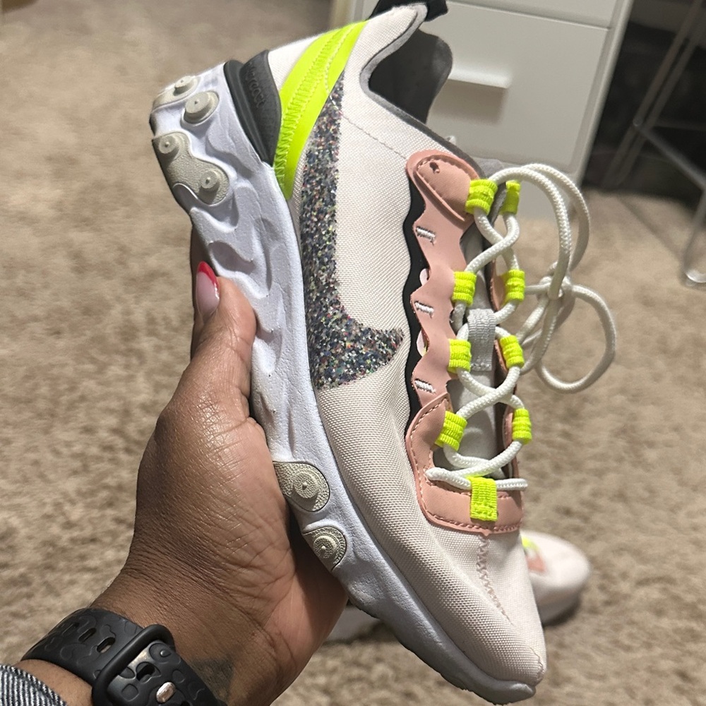 Women’s Nike React Sneakers - Picture 3 of 12